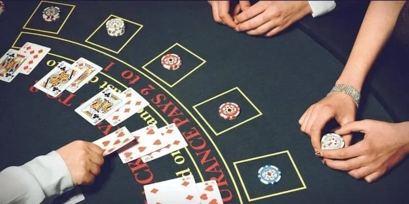 Khám phá mẹo chơi Blackjack - Tựa game giải trí cực hot 3 Theo dõi sát sao các luật theo từng sòng bài